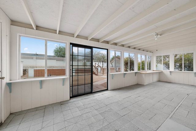 510 Stallion Road SE, Rio Rancho, NM 87124