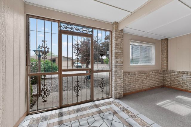 510 Stallion Road SE, Rio Rancho, NM 87124