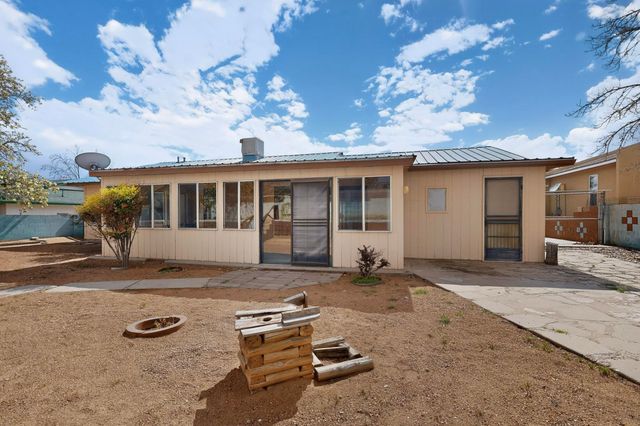 510 Stallion Road SE, Rio Rancho, NM 87124