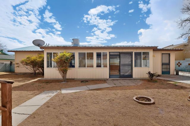 510 Stallion Road SE, Rio Rancho, NM 87124