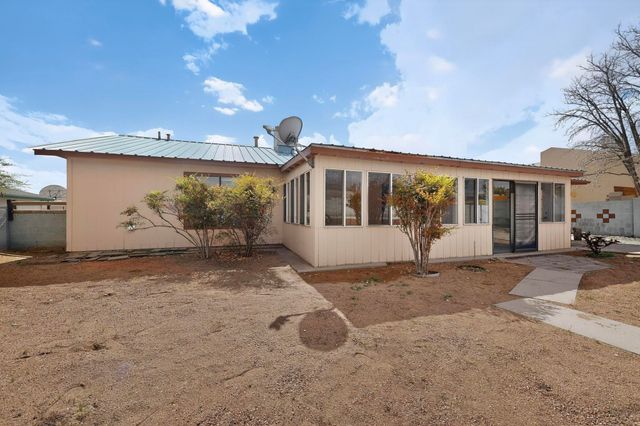 510 Stallion Road SE, Rio Rancho, NM 87124