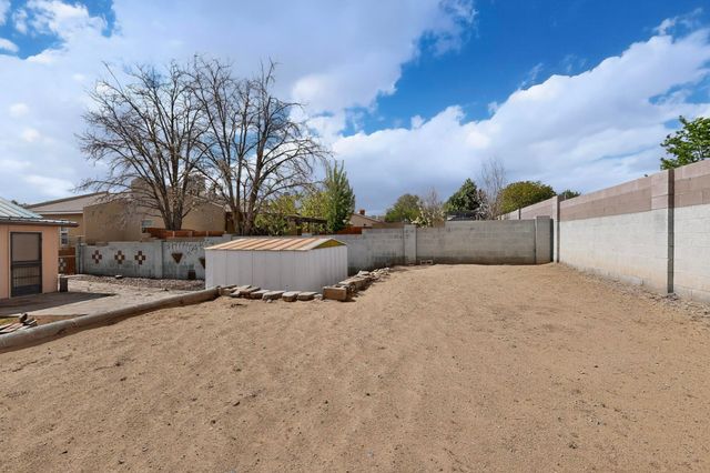 510 Stallion Road SE, Rio Rancho, NM 87124