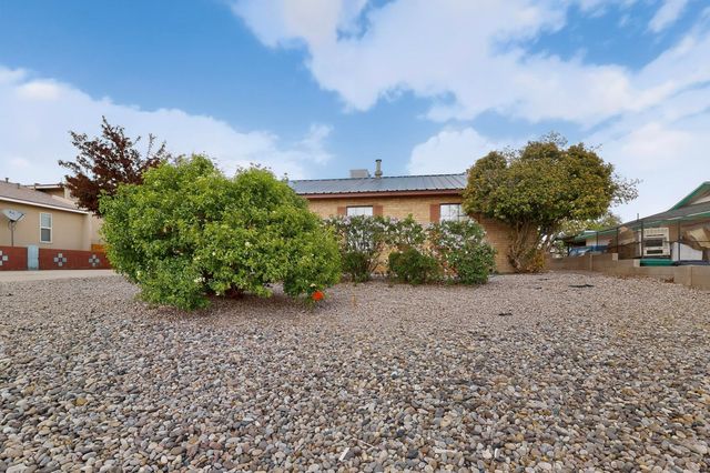 510 Stallion Road SE, Rio Rancho, NM 87124