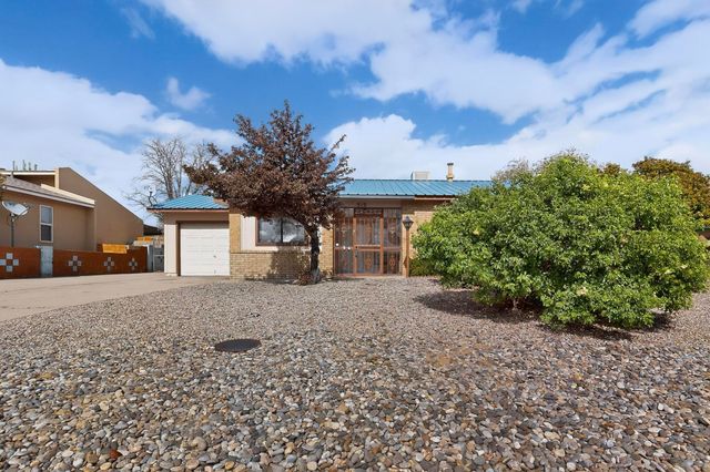 510 Stallion Road SE, Rio Rancho, NM 87124