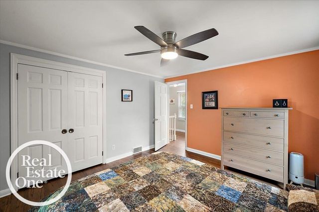 2100 Fleetwood Drive, Grosse Pointe Woods, MI 48236