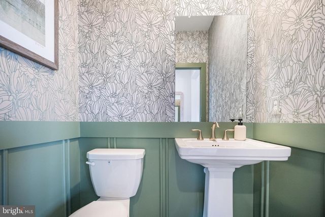 27 AARON TRUEHART WAY, Titusville, NJ 08560