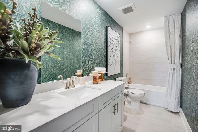 27 AARON TRUEHART WAY, Titusville, NJ 08560