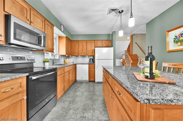 3109 Fair Oaks Drive, Norton, OH 44203