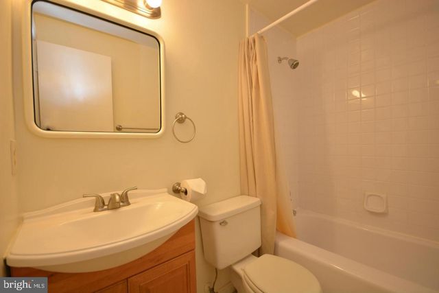 3151 ELLENWOOD DR, Fairfax, VA 22031
