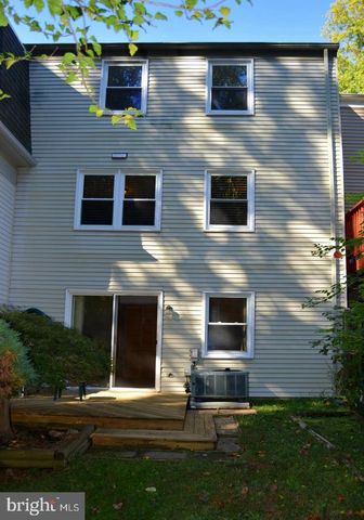 3151 ELLENWOOD DR, Fairfax, VA 22031