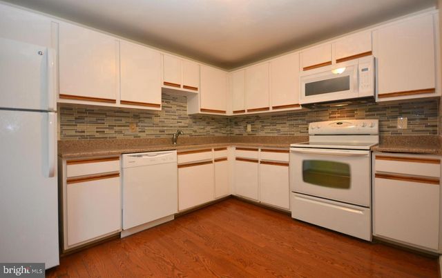 3151 ELLENWOOD DR, Fairfax, VA 22031