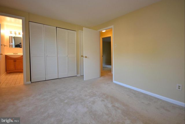 3151 ELLENWOOD DR, Fairfax, VA 22031