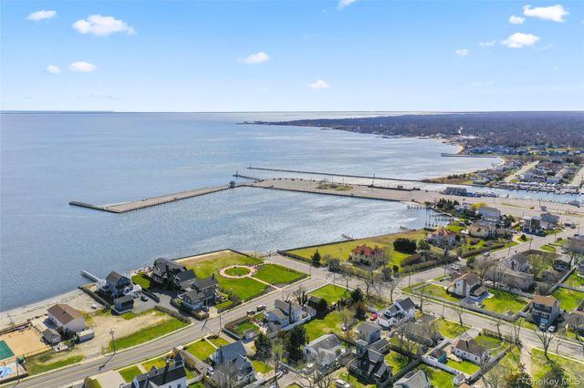 345 Durkee Lane, East Patchogue, NY 11772