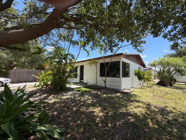 4250 NE 12th Avenue, Pompano Beach, FL 33064