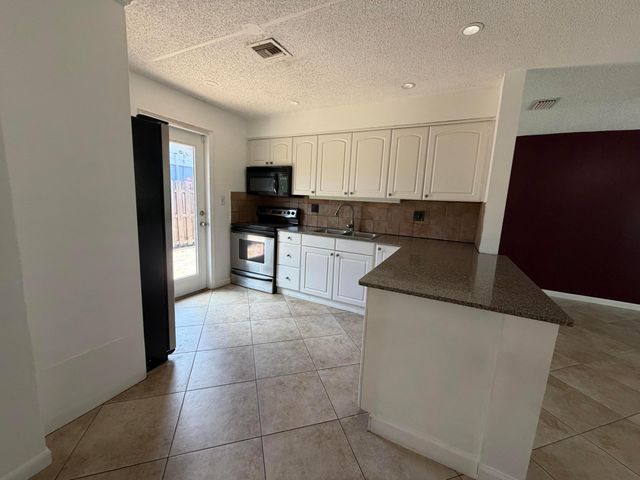 4250 NE 12th Avenue, Pompano Beach, FL 33064