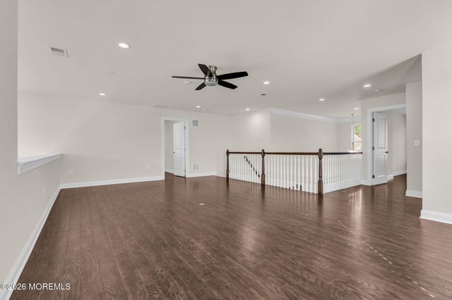 27 Flagstone Court, Freehold, NJ 07728