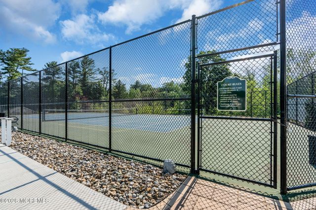 27 Flagstone Court, Freehold, NJ 07728