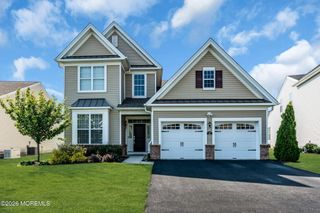 27 Flagstone Court, Freehold, NJ 07728
