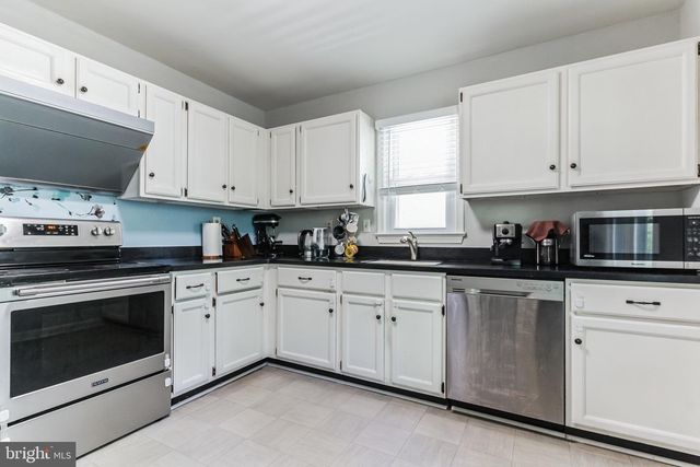 4113 RUST RD, Fairfax, VA 22030