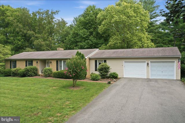 125 TRAMMEL, Falling Waters, WV 25419
