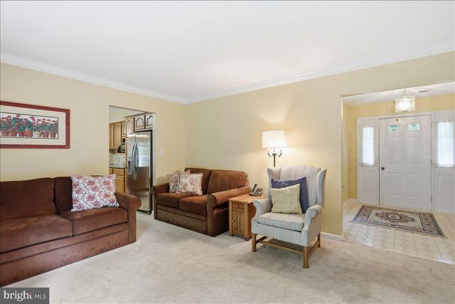 125 TRAMMEL, Falling Waters, WV 25419