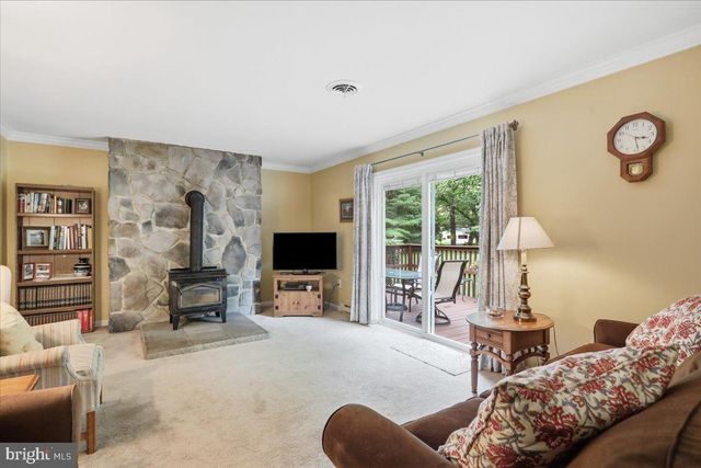 125 TRAMMEL, Falling Waters, WV 25419