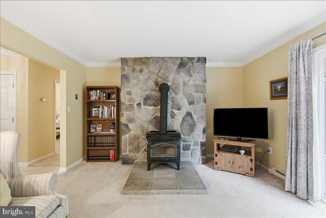 125 TRAMMEL, Falling Waters, WV 25419