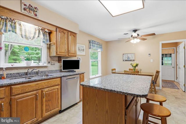 125 TRAMMEL, Falling Waters, WV 25419