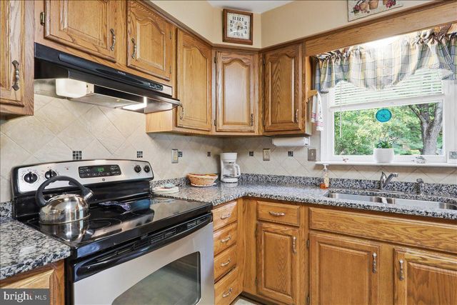 125 TRAMMEL, Falling Waters, WV 25419