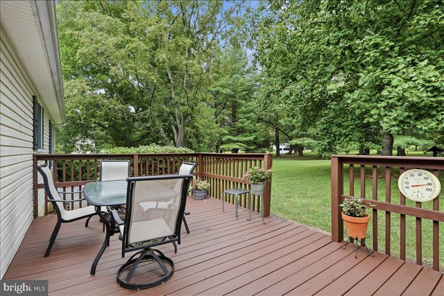 125 TRAMMEL, Falling Waters, WV 25419