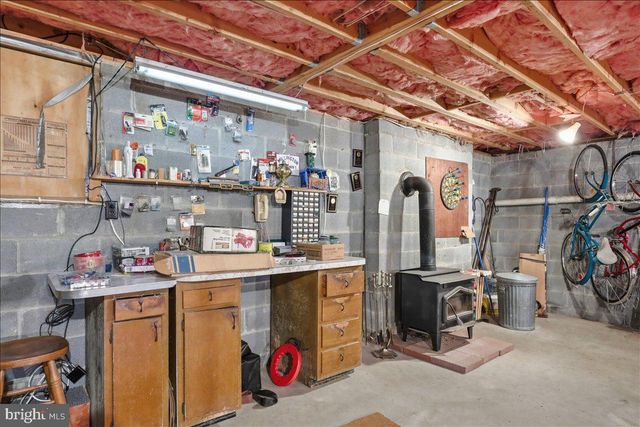 125 TRAMMEL, Falling Waters, WV 25419