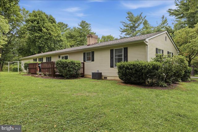 125 TRAMMEL, Falling Waters, WV 25419