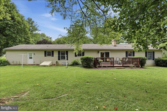 125 TRAMMEL, Falling Waters, WV 25419