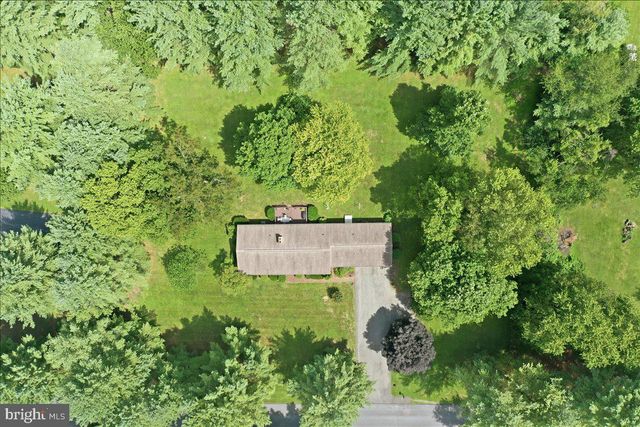 125 TRAMMEL, Falling Waters, WV 25419