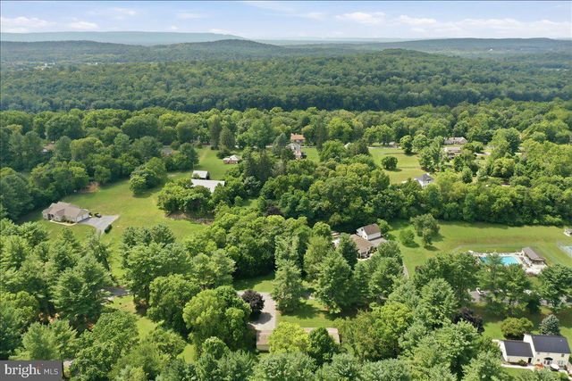 125 TRAMMEL, Falling Waters, WV 25419