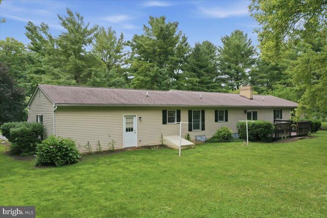 125 TRAMMEL, Falling Waters, WV 25419