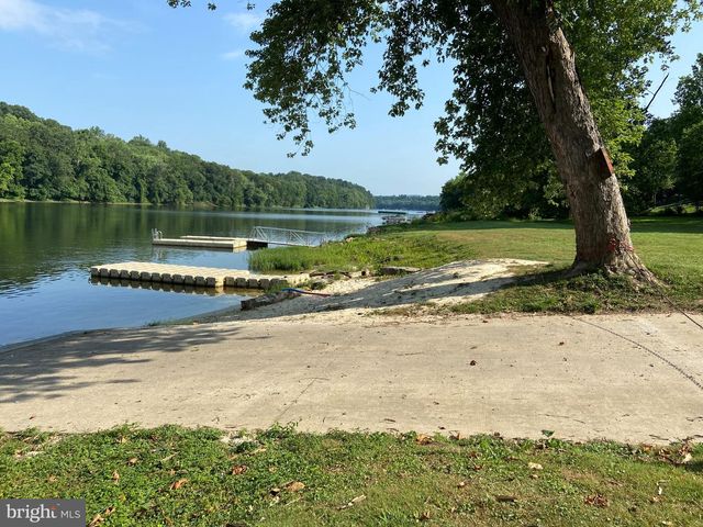 125 TRAMMEL, Falling Waters, WV 25419