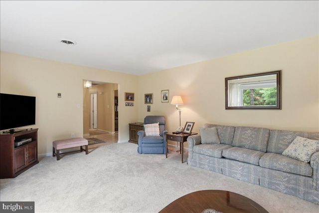 125 TRAMMEL, Falling Waters, WV 25419