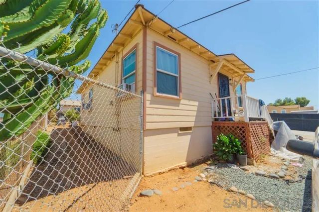 2245 S Lanoitan Ave, National City, CA 91950