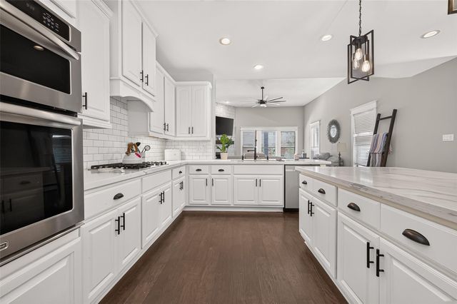 340 Dawn Brook Lane, Conroe, TX 77384