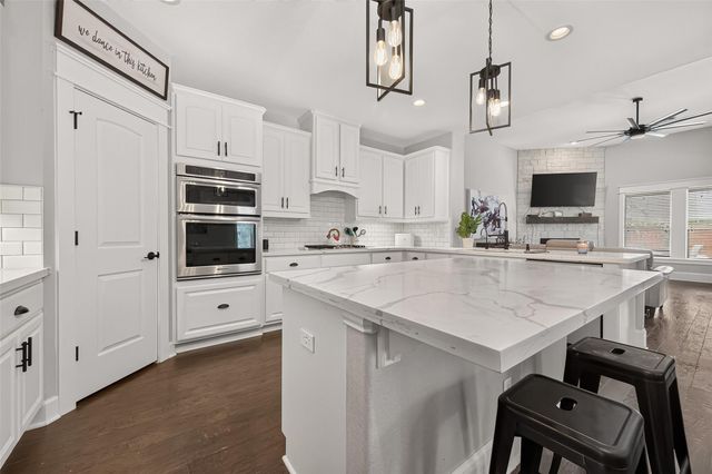 340 Dawn Brook Lane, Conroe, TX 77384