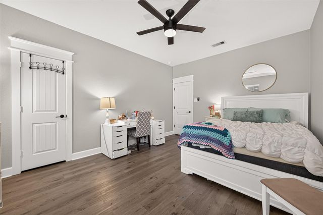 340 Dawn Brook Lane, Conroe, TX 77384