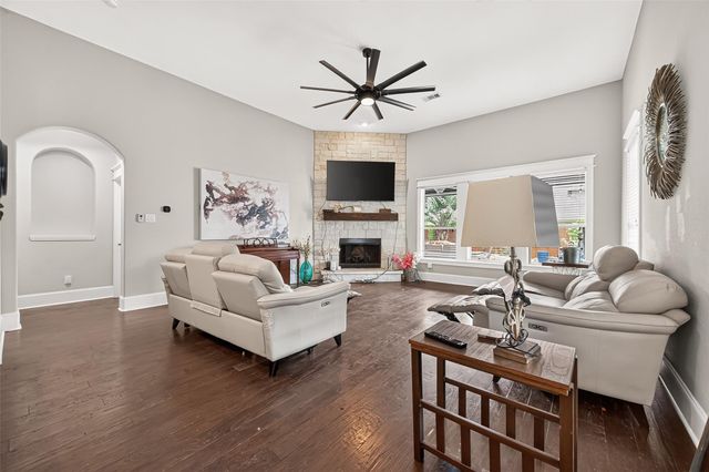 340 Dawn Brook Lane, Conroe, TX 77384