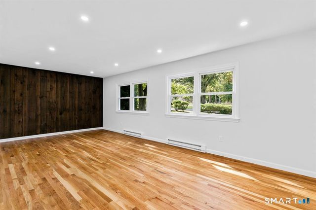 31 Sterling Drive, New Milford, CT 06776