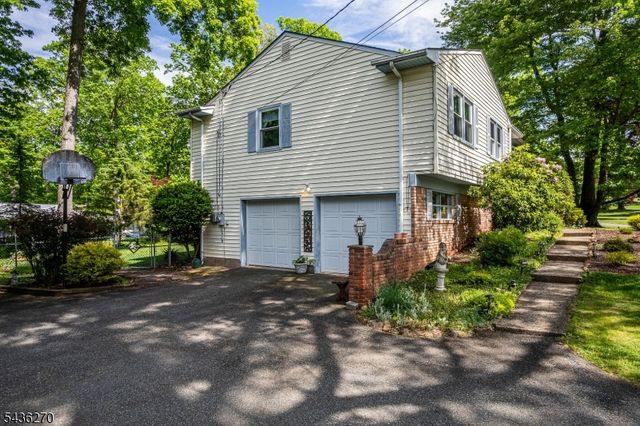 38 Forest Dr, Roxbury Twp., NJ 07876