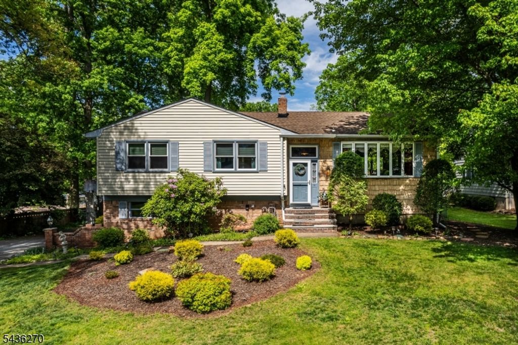 38 Forest Dr, Roxbury Twp., NJ 07876