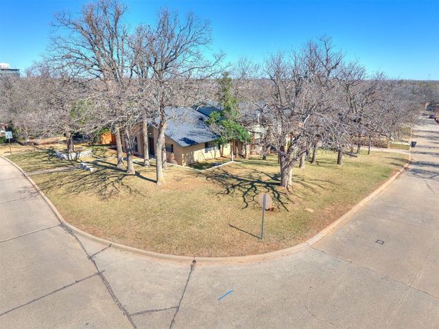2000 N Alexander Lane, Bethany, OK 73008
