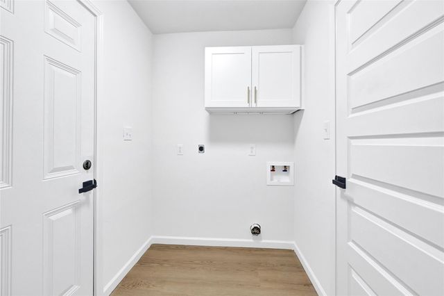 7114 Fox Run Drive, Angleton, TX 77515