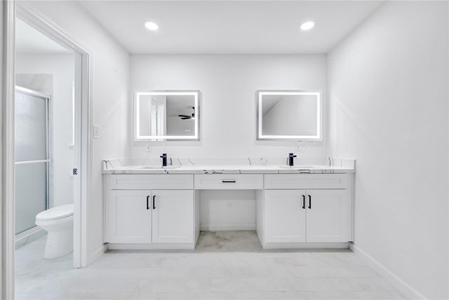 7114 Fox Run Drive, Angleton, TX 77515