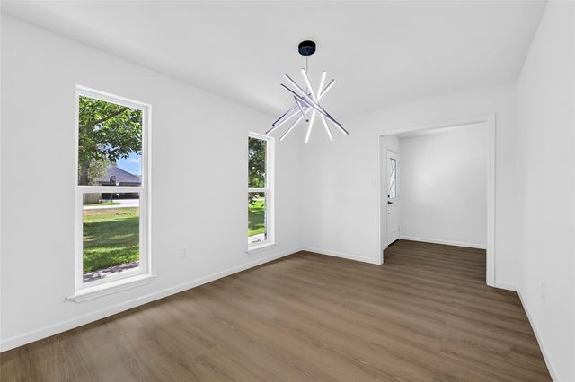 7114 Fox Run Drive, Angleton, TX 77515